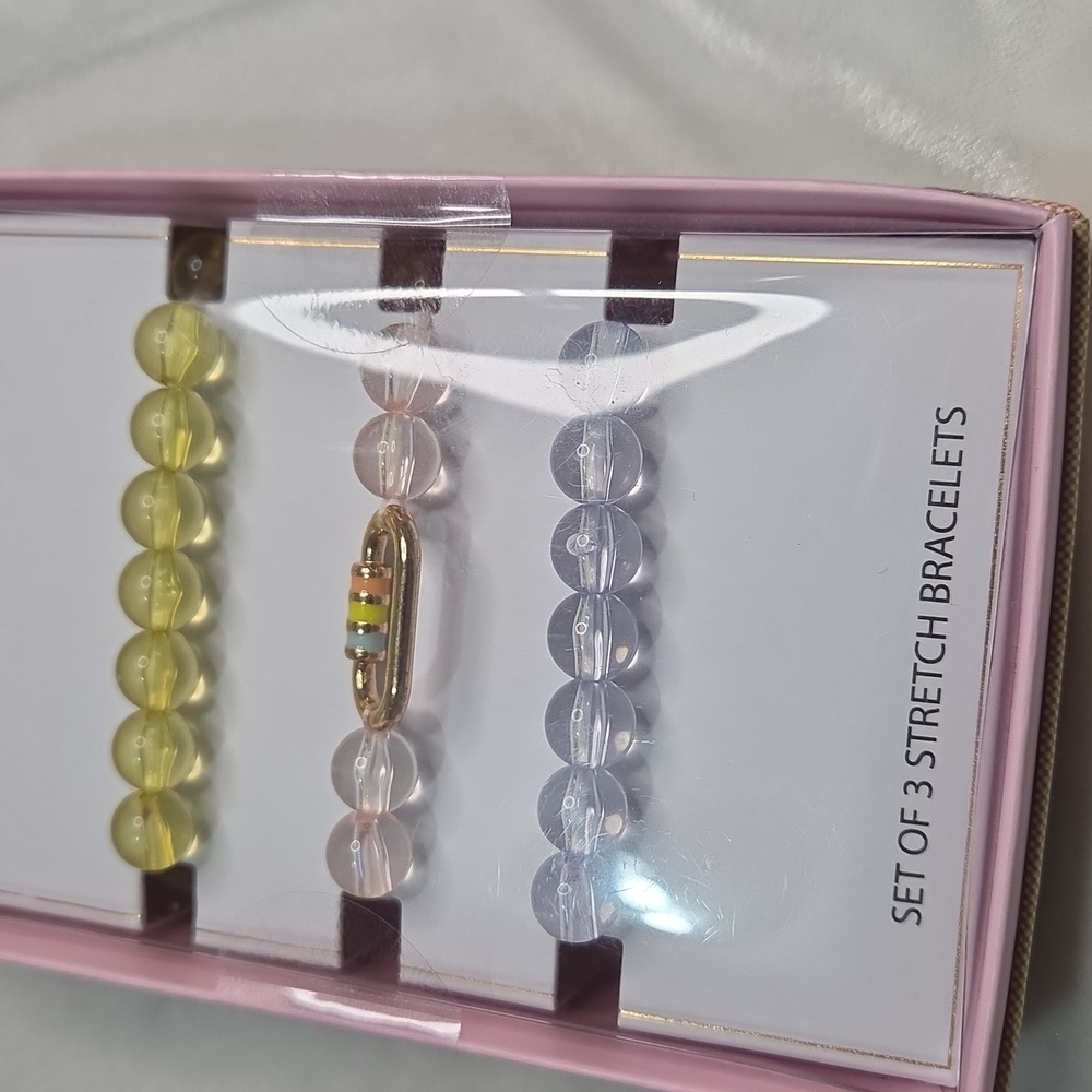 Women's Isaac Mizrahi Yellow Cream Stretch Bracelets Set of 3 New In Box Beaded - Picture 2 of 6